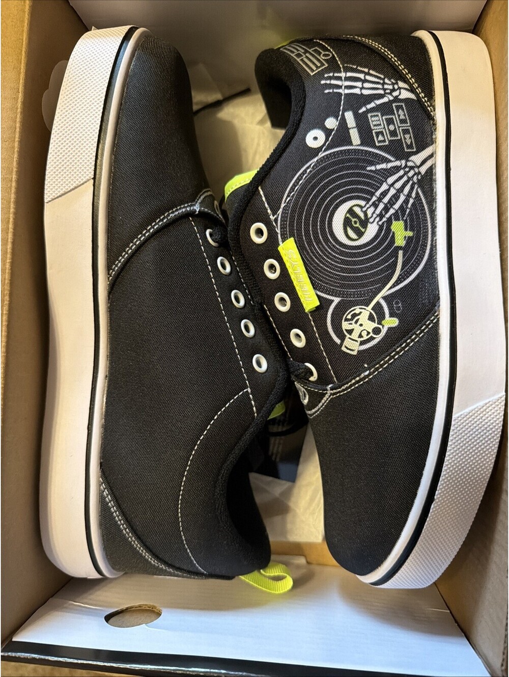 Heelys Size 7 M / PRO 20 PRINTS / Black Neon / Sneakers New Men's Wheeled Shoes